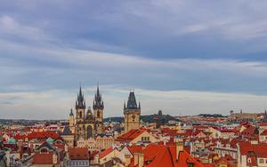 Thumbnail for Discover Prague - the Vibrant Heart of Europe