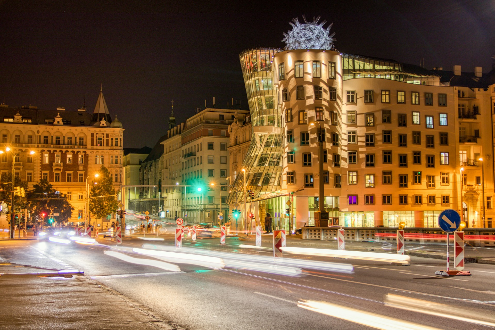 Dancing house at night, Prague